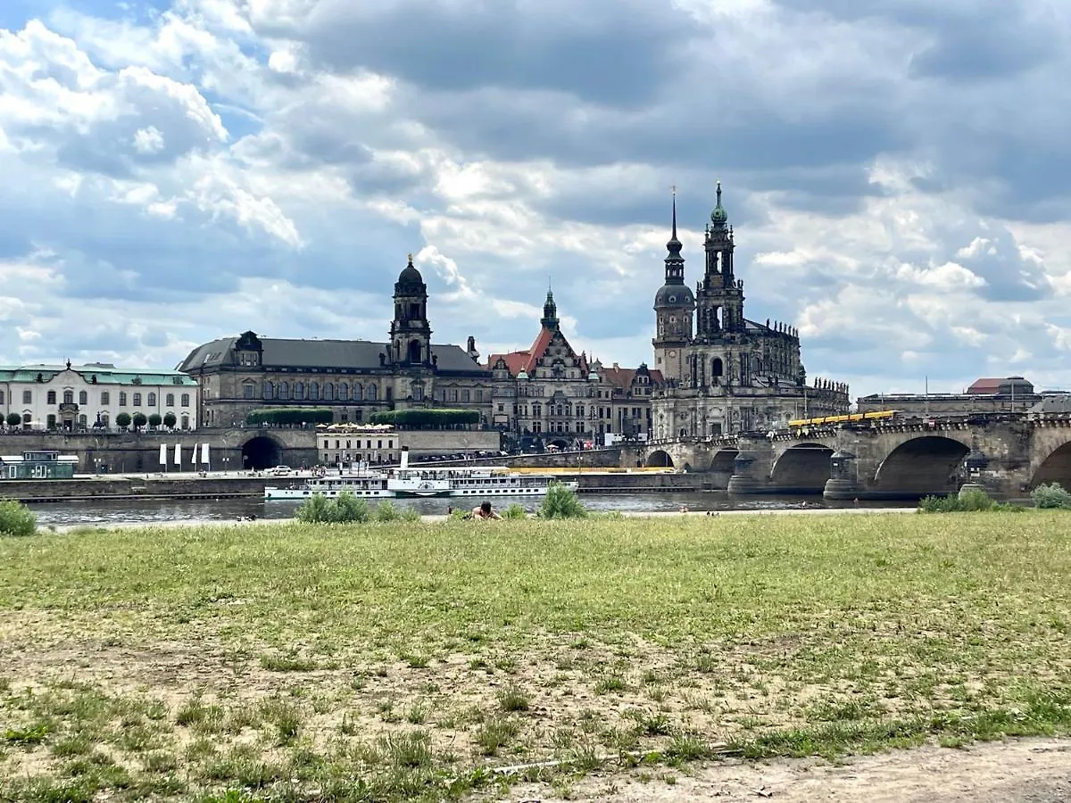 Apartment Uptown Im Herzen Der Dresdner Neustadt! Dresden